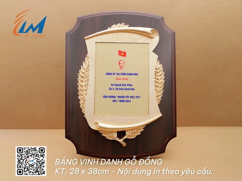 BẢNG VINH DANH GỖ ĐỒNG 28CM X 38CM