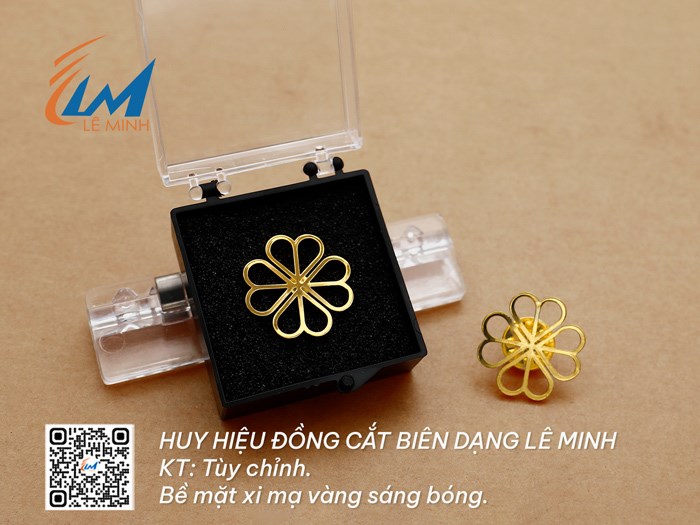 HUY HIỆU CẮT CHỮ LOGO MẠ VÀNG/BẠC