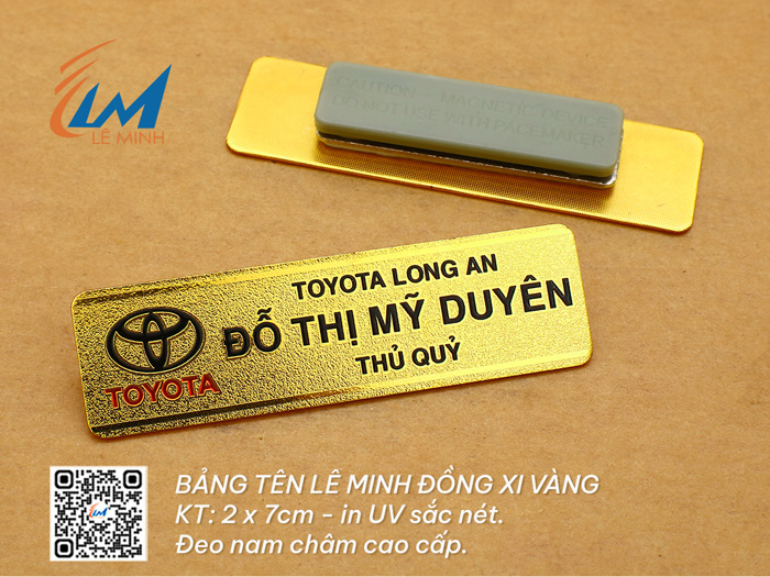 BẢNG TÊN ĐỒNG XI VÀNG IN UV KHÔNG PHỦ KEO