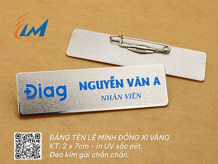 BẢNG TÊN ĐỒNG XI VÀNG IN UV KHÔNG PHỦ KEO