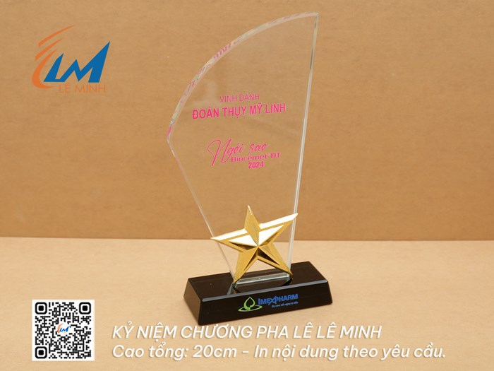 Kỷ niệm chương pha lê giá từ 210k - 355k