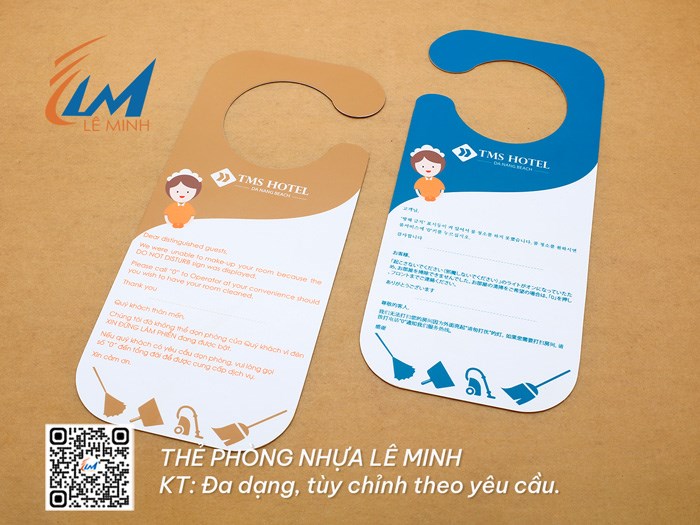 IN THẺ TREO PHÒNG BẰNG NHỰA
